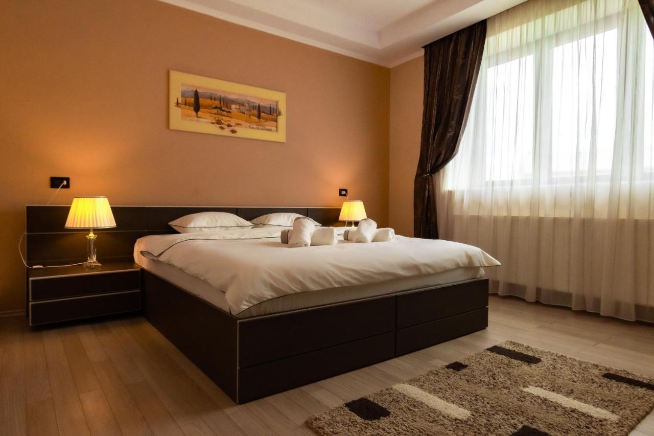 Appartement Db Apt - Comfort And Space In The Heart Of Old Town à Braşov Extérieur photo